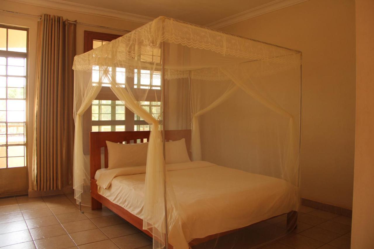 Motel Tuku Masindi エクステリア 写真