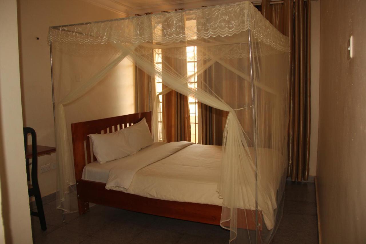 Motel Tuku Masindi エクステリア 写真
