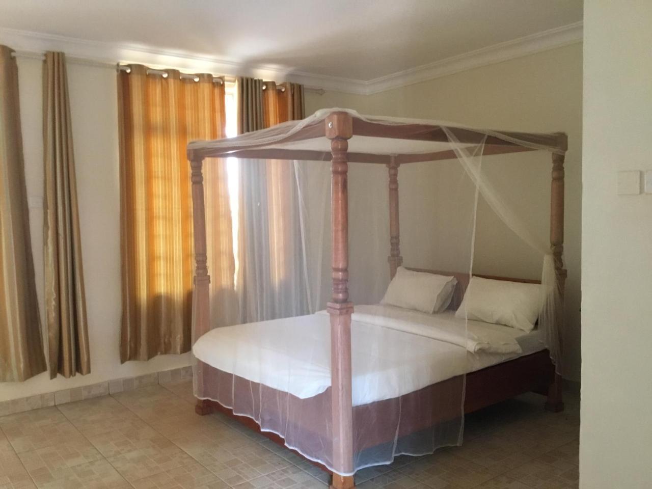 Motel Tuku Masindi エクステリア 写真