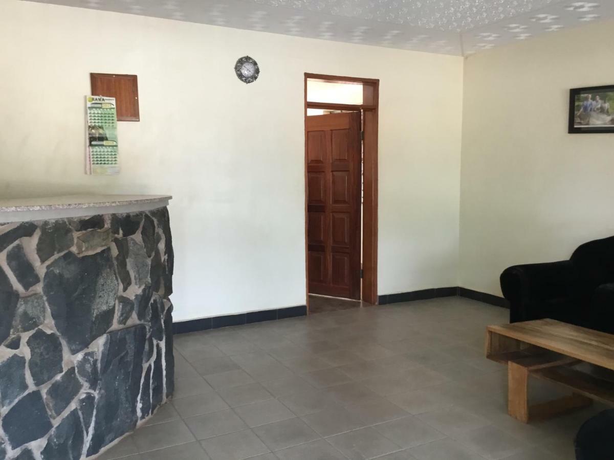 Motel Tuku Masindi エクステリア 写真